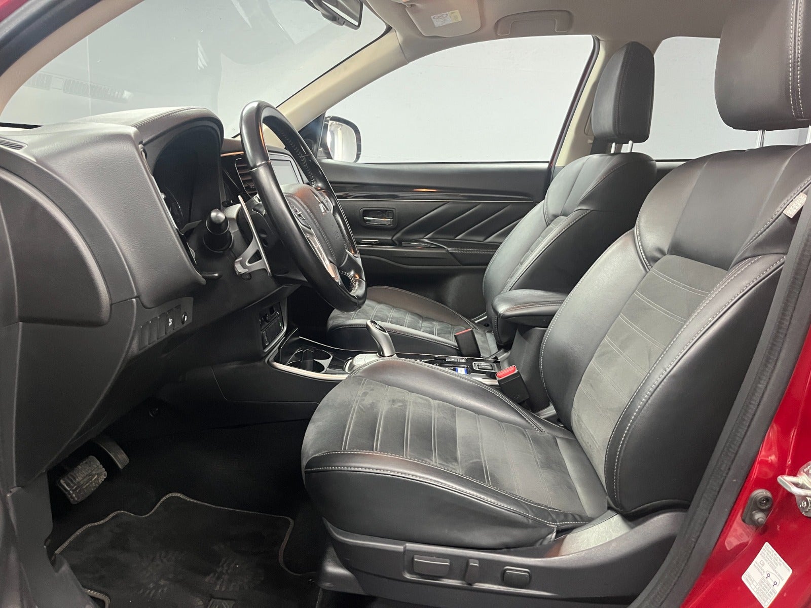 Billede af Mitsubishi Outlander 2,4 PHEV Inform+ CVT 4WD