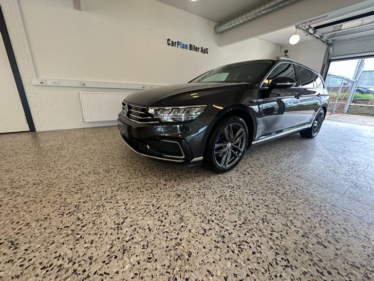 VW Passat GTE Variant DSG