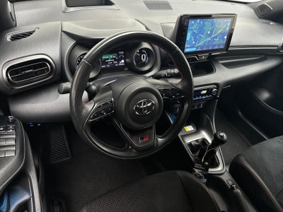 Toyota Yaris GR Sport billede 2