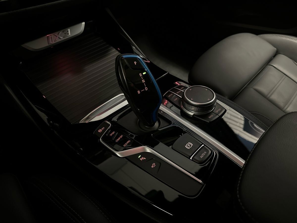 BMW iX3 Charged Plus billede 15