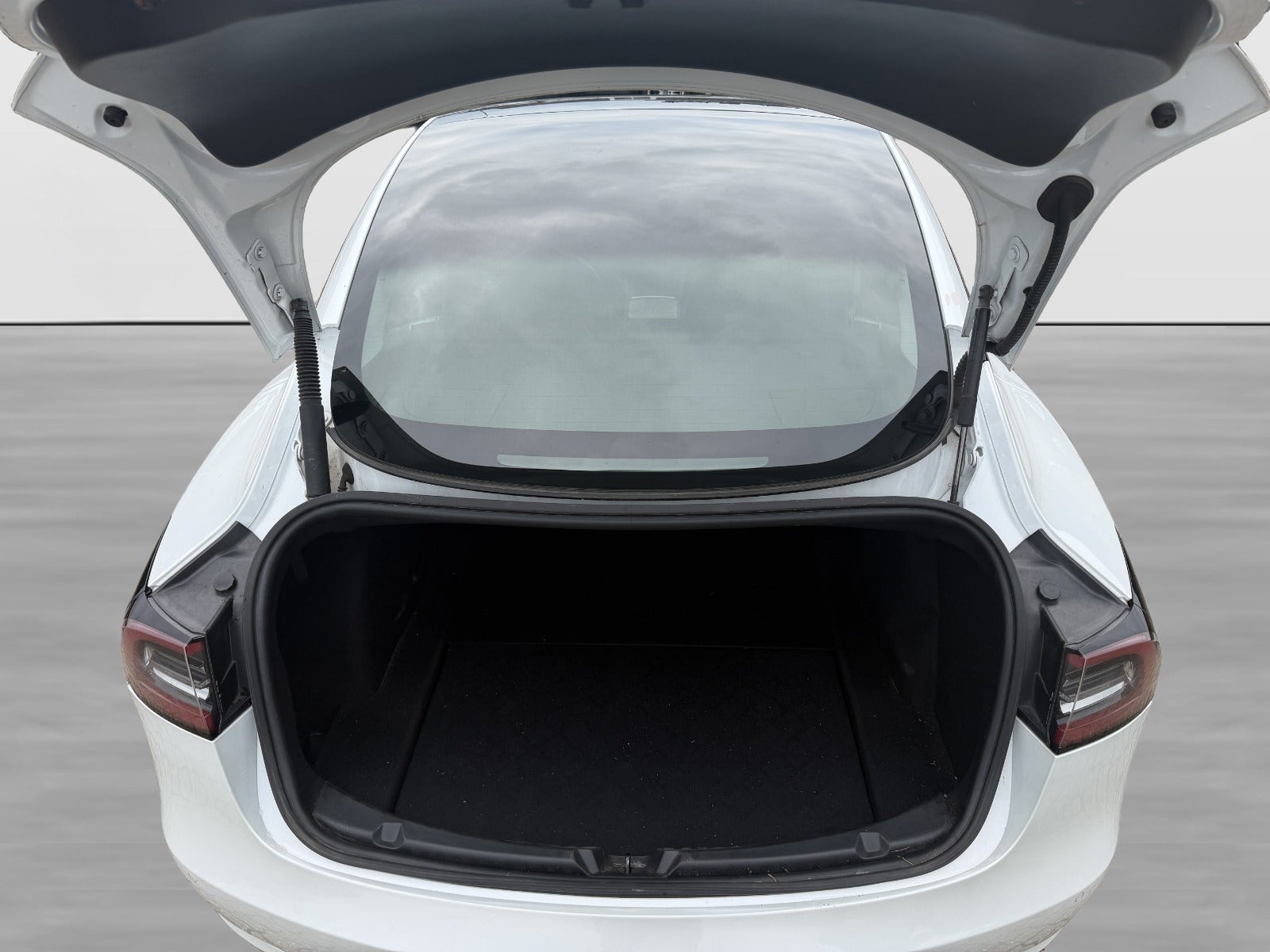 Billede af Tesla Model 3  Standard Range+ RWD