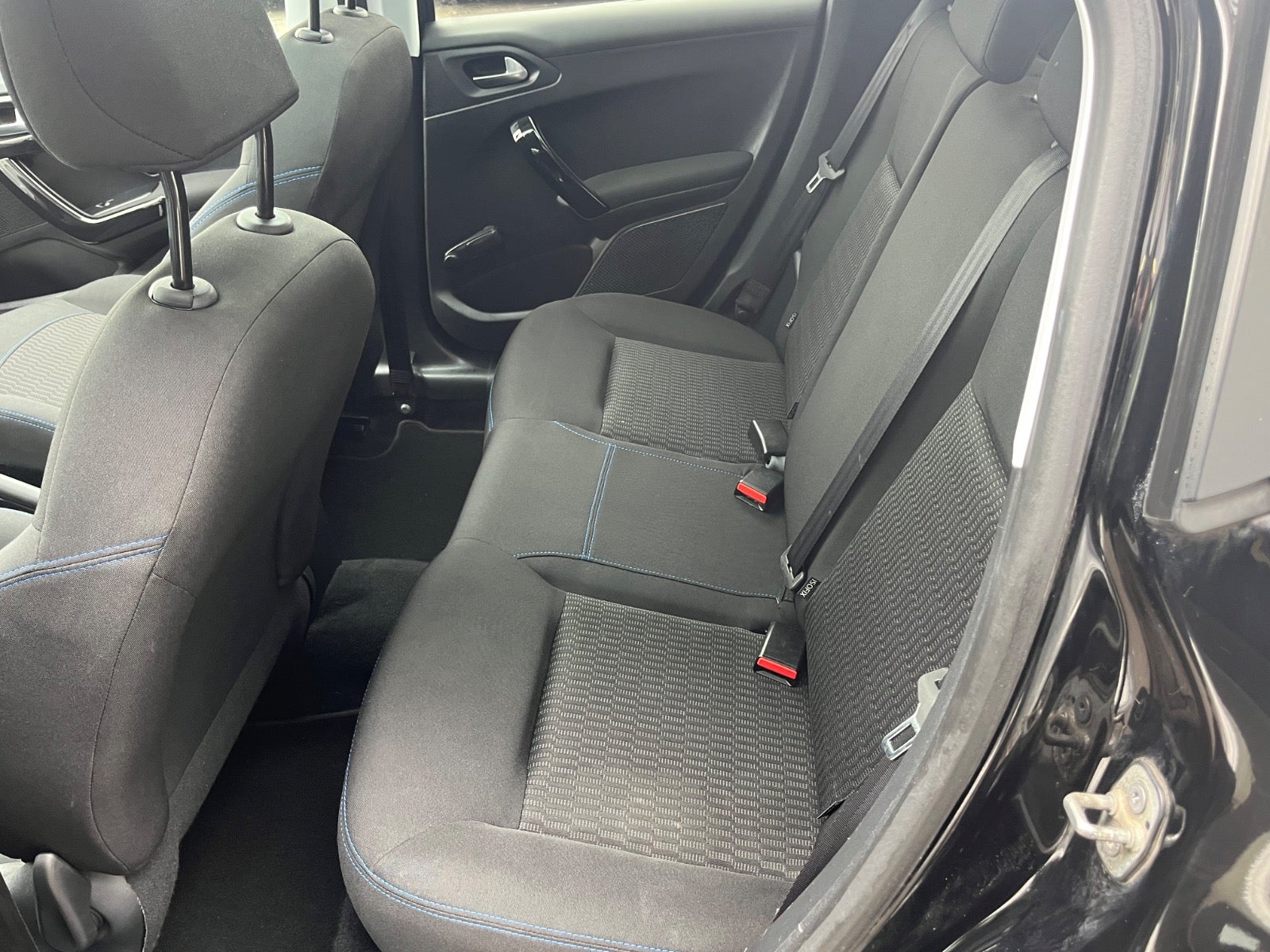 Billede af Peugeot 208 1,5 BlueHDi 100 Allure Sky