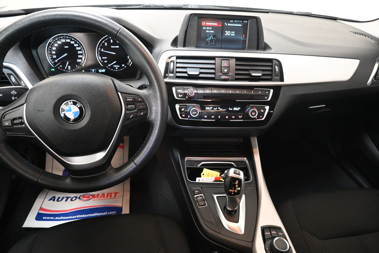 BMW 118i Connected aut.