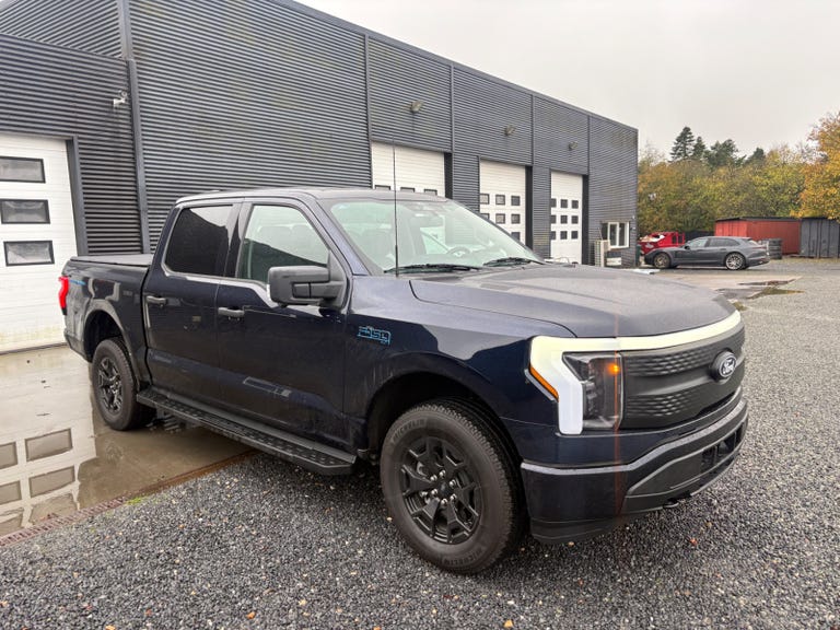 Ford F-150 Lightning XLT Standard Range