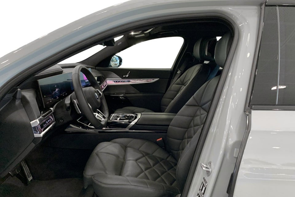 BMW i7 eDrive50 M-Sport 2025