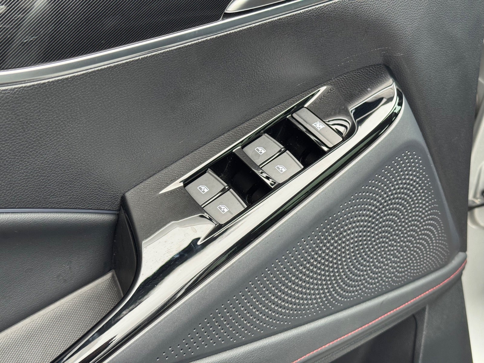 Billede af Maxus Euniq6 70 