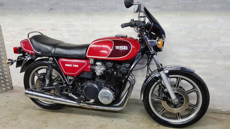 Yamaha XS 750 