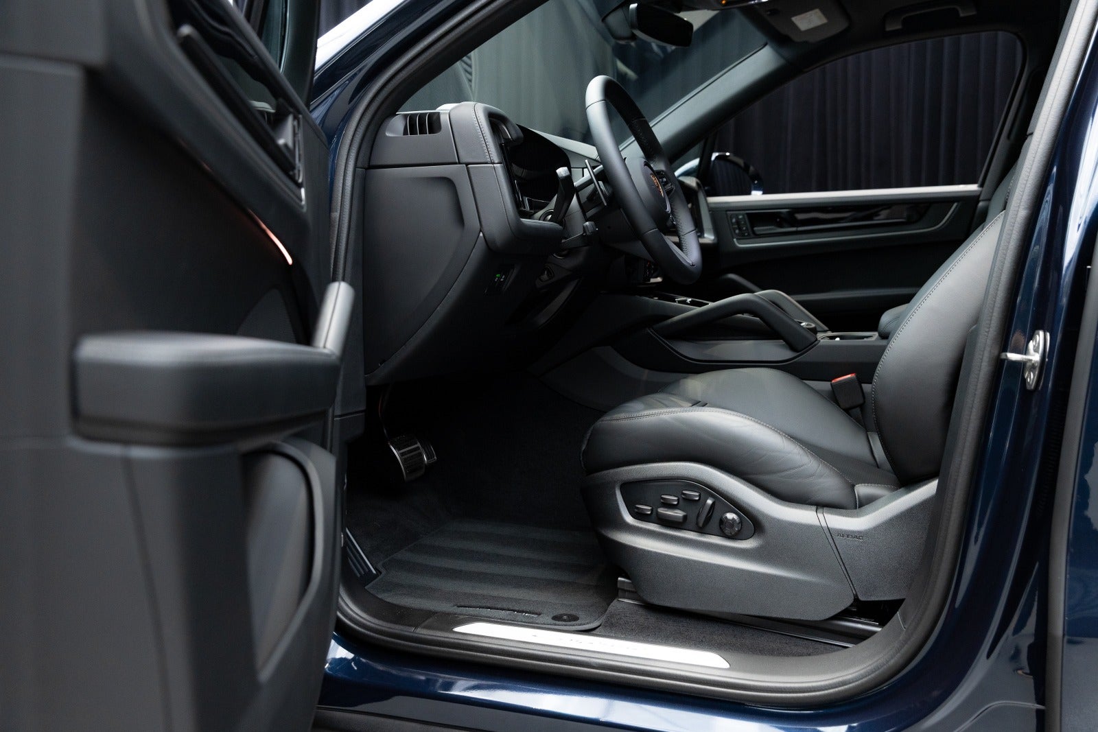 Gallery image 8 of 17