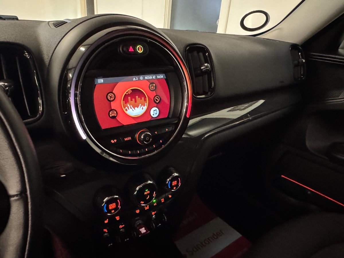 MINI Countryman Cooper Essential aut.