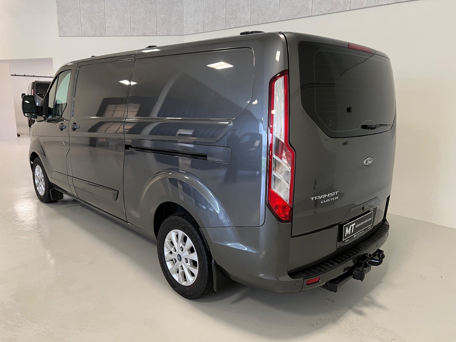 Billede af Ford Transit Custom 320L 2,0 TDCi 170 Limited aut.