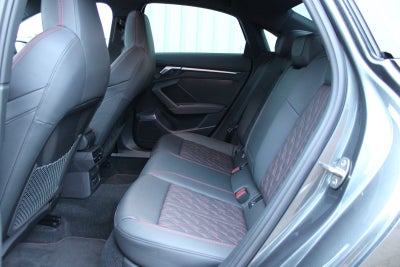 Audi S3 TFSi quattro S-tr.