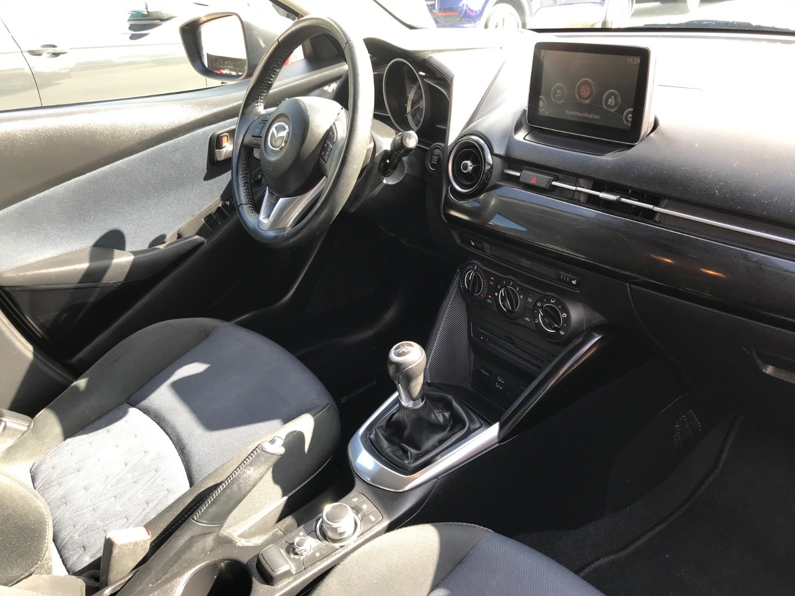 Mazda 2 2016