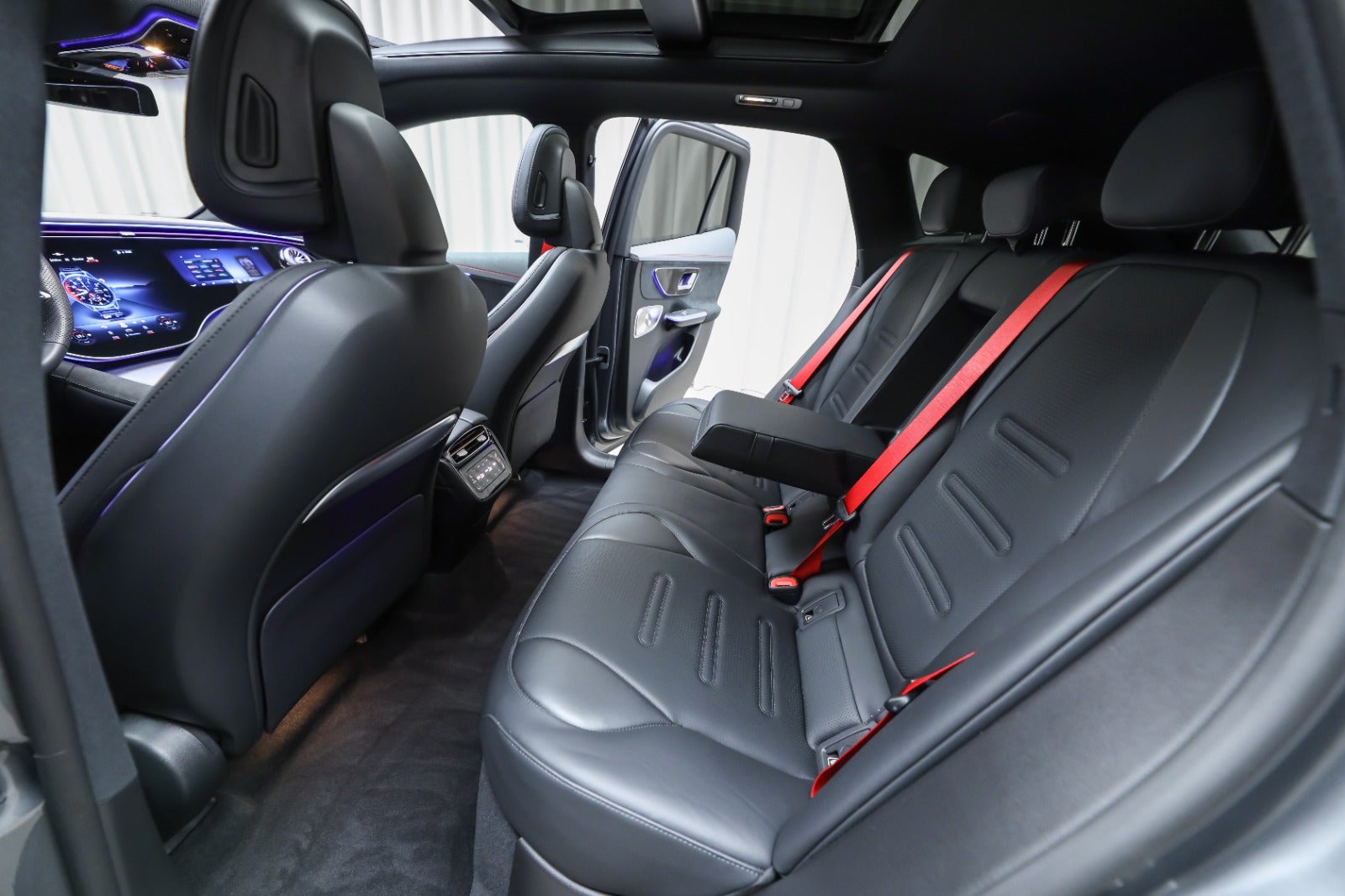 Mercedes-AMG EQE 43 SUV (5/8)
