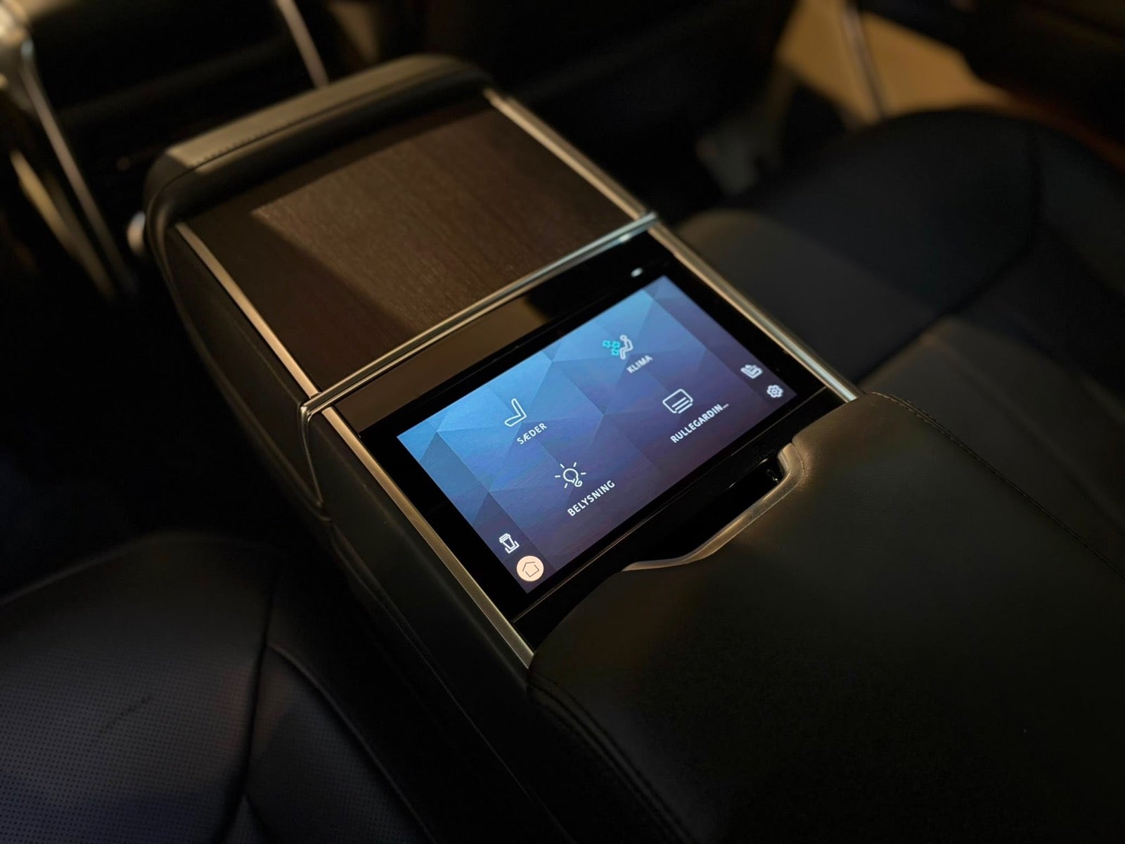 Land Rover – Range Rover