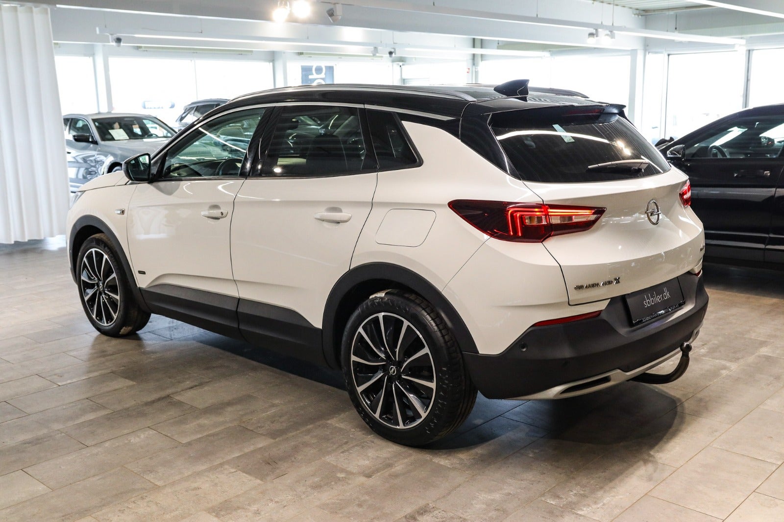 Billede af Opel Grandland X 1,6 Hybrid4 Impress aut.