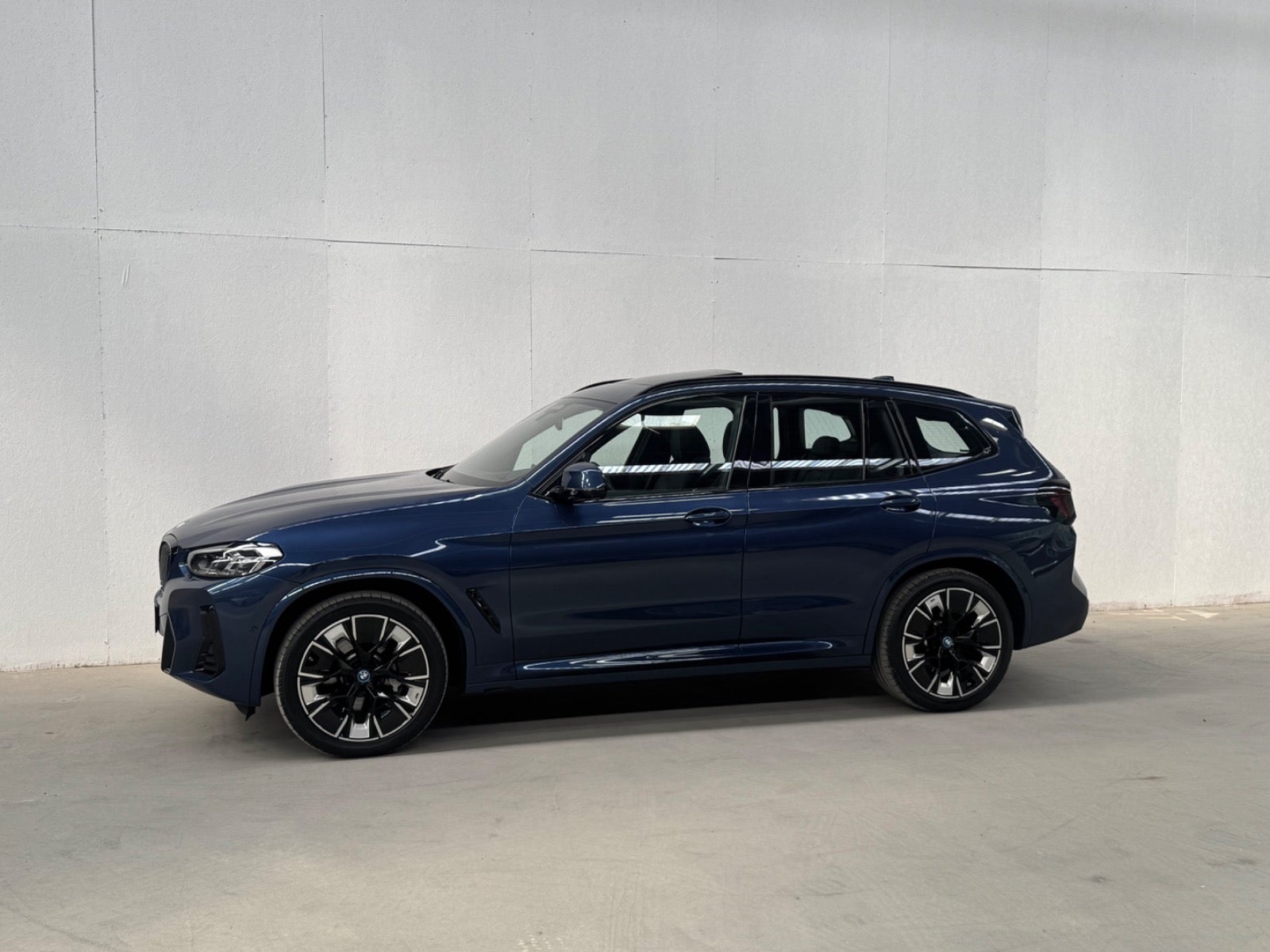 BMW iX3 Charged Plus M-Sport A