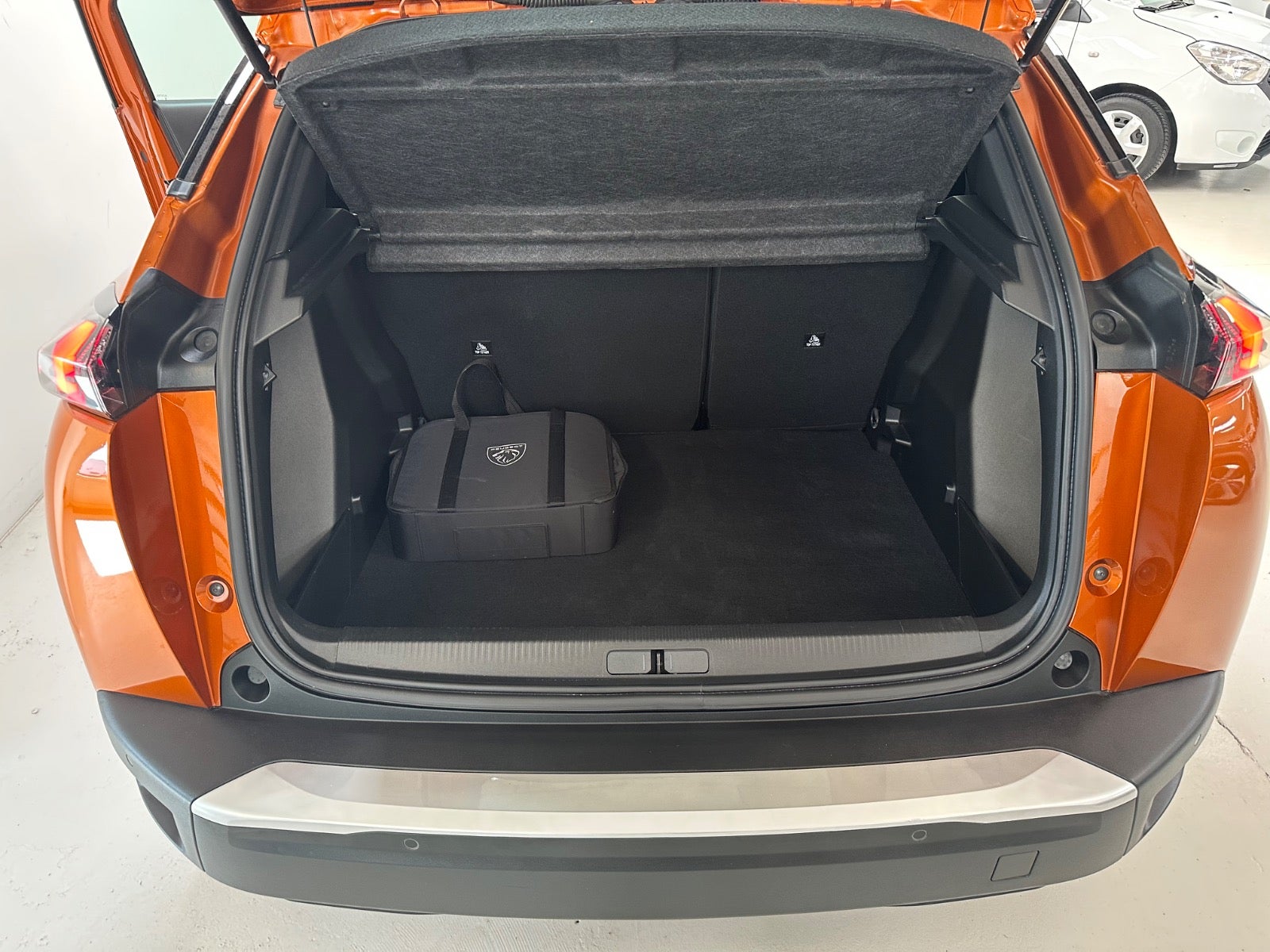 Billede af Peugeot e-2008 50 Active Pack