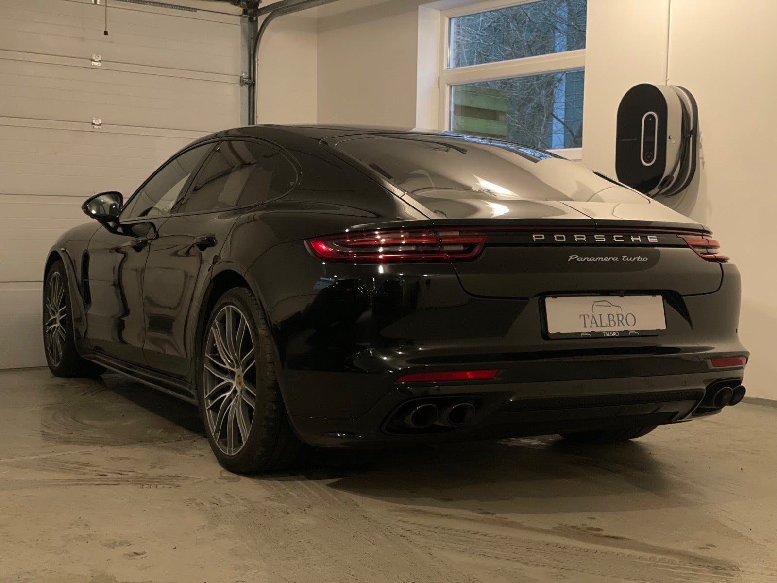 Porsche – Panamera Turbo