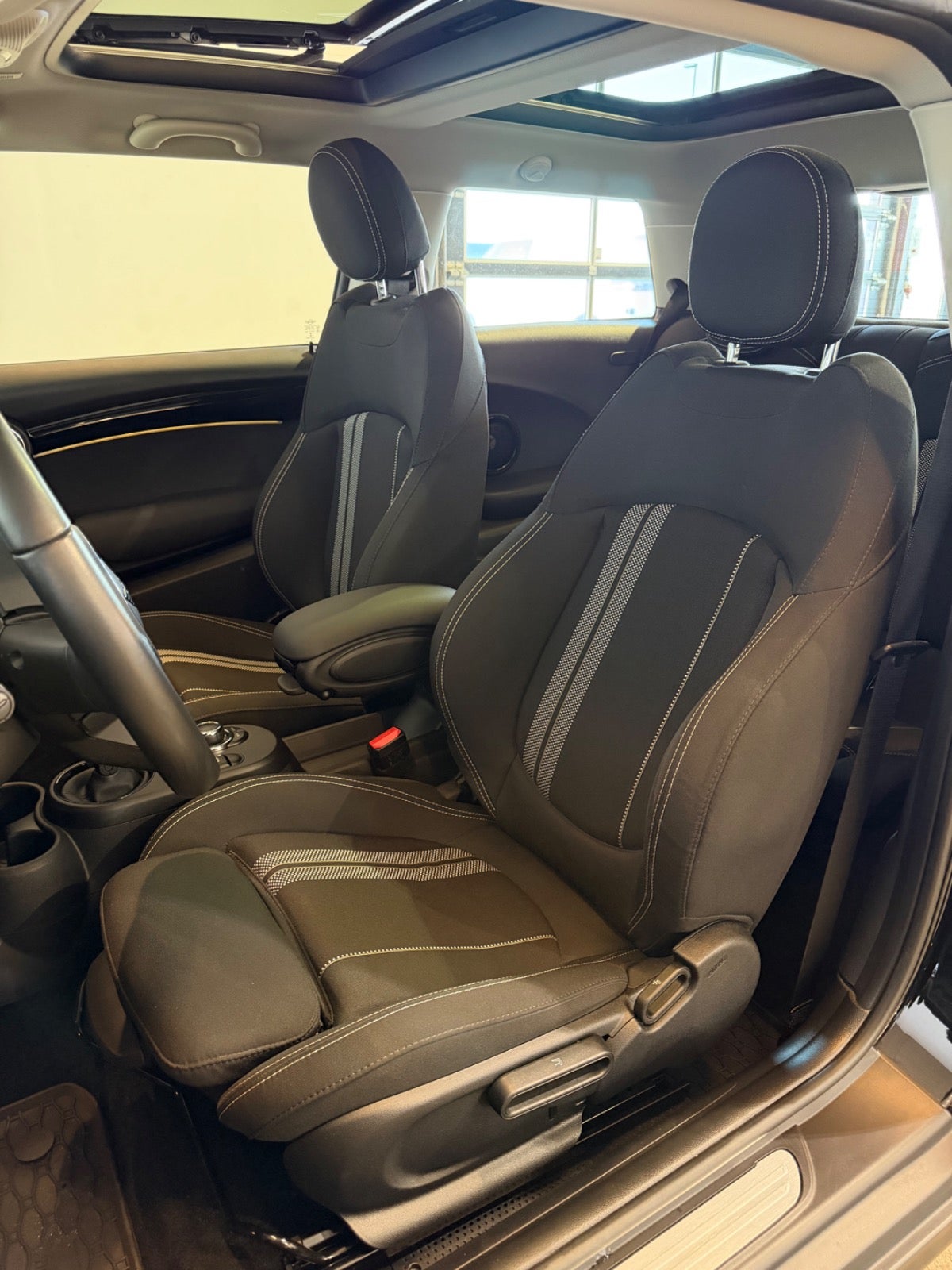 MINI Cooper SE Essential