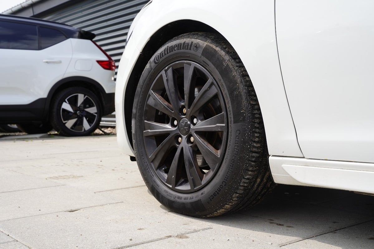 Billede af Peugeot 308 1,6 BlueHDi 120 Style Sky SW
