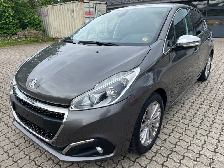 Peugeot 208 PureTech 82 Allure Sky