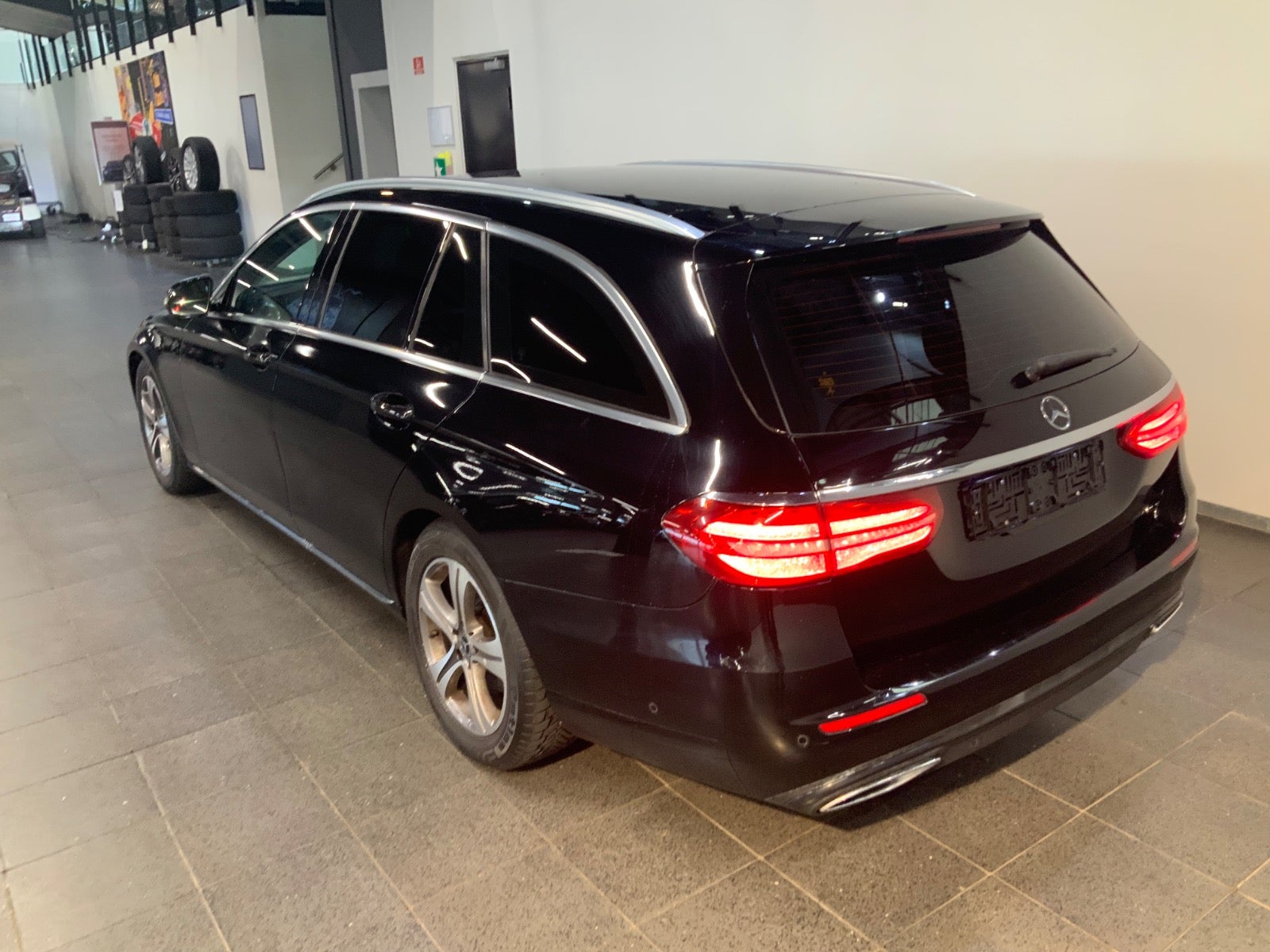 Mercedes-Benz E 200 d (4/8)