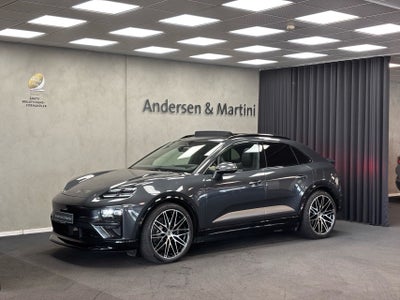 Porsche Macan Turbo   5d