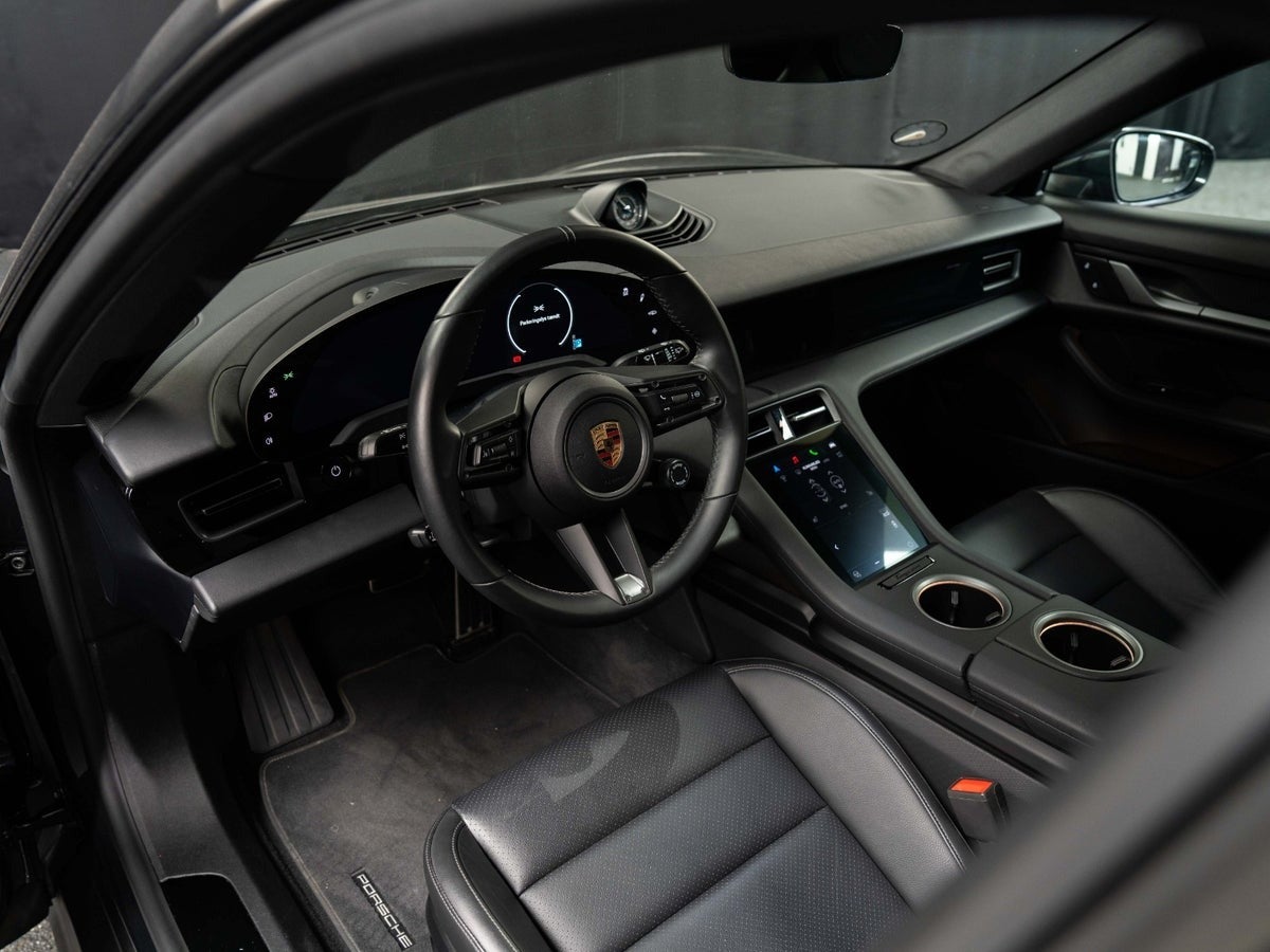 Gallery image 11 of 18