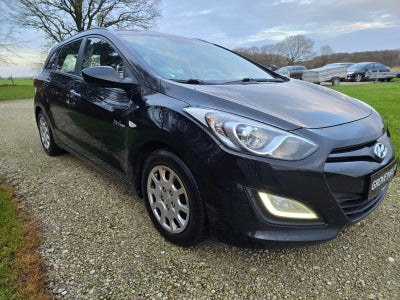 Hyundai i30 1,6 CRDi 110 Comfort CW Eco 5d