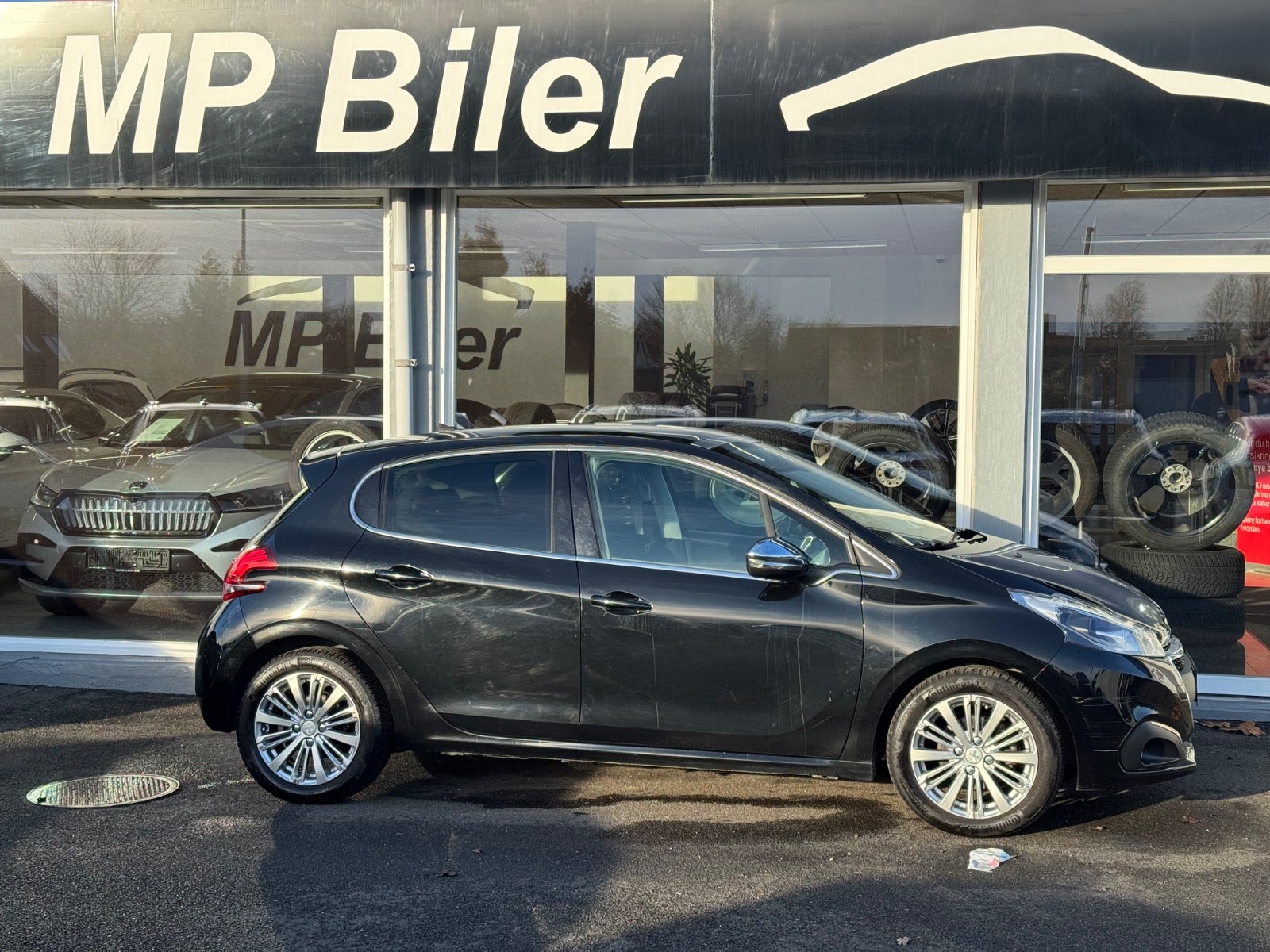 Billede af Peugeot 208 1,6 BlueHDi 100 Allure Sky