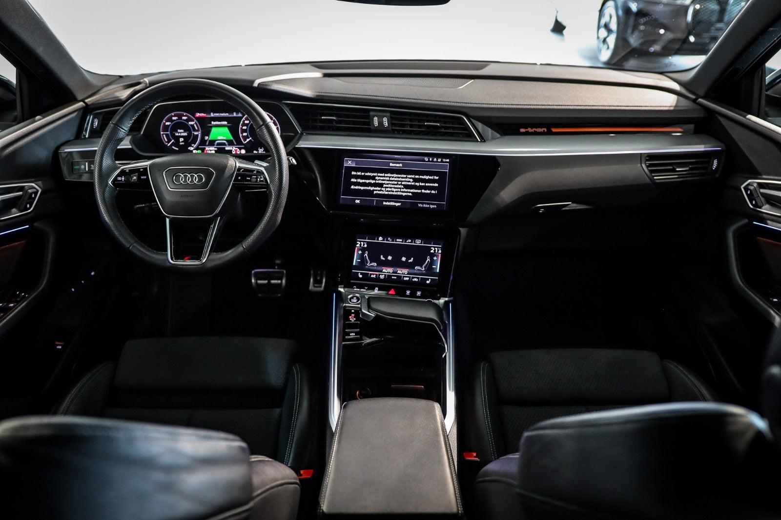 Billede af Audi Q8 e-tron 55 S-line quattro