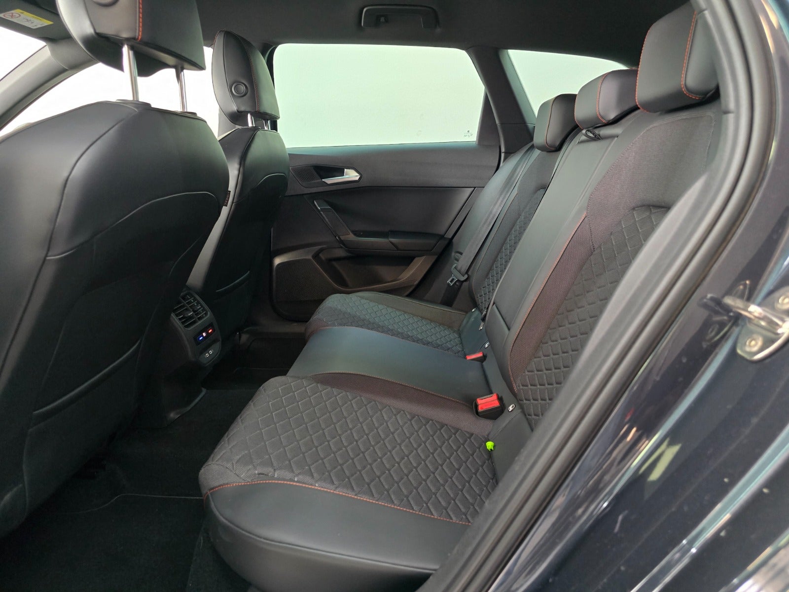 Billede af Seat Leon 1,5 eTSi 150 FR Sportstourer DSG