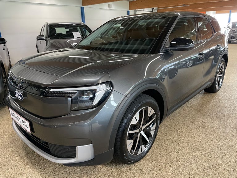 Ford Explorer Select Extended Range