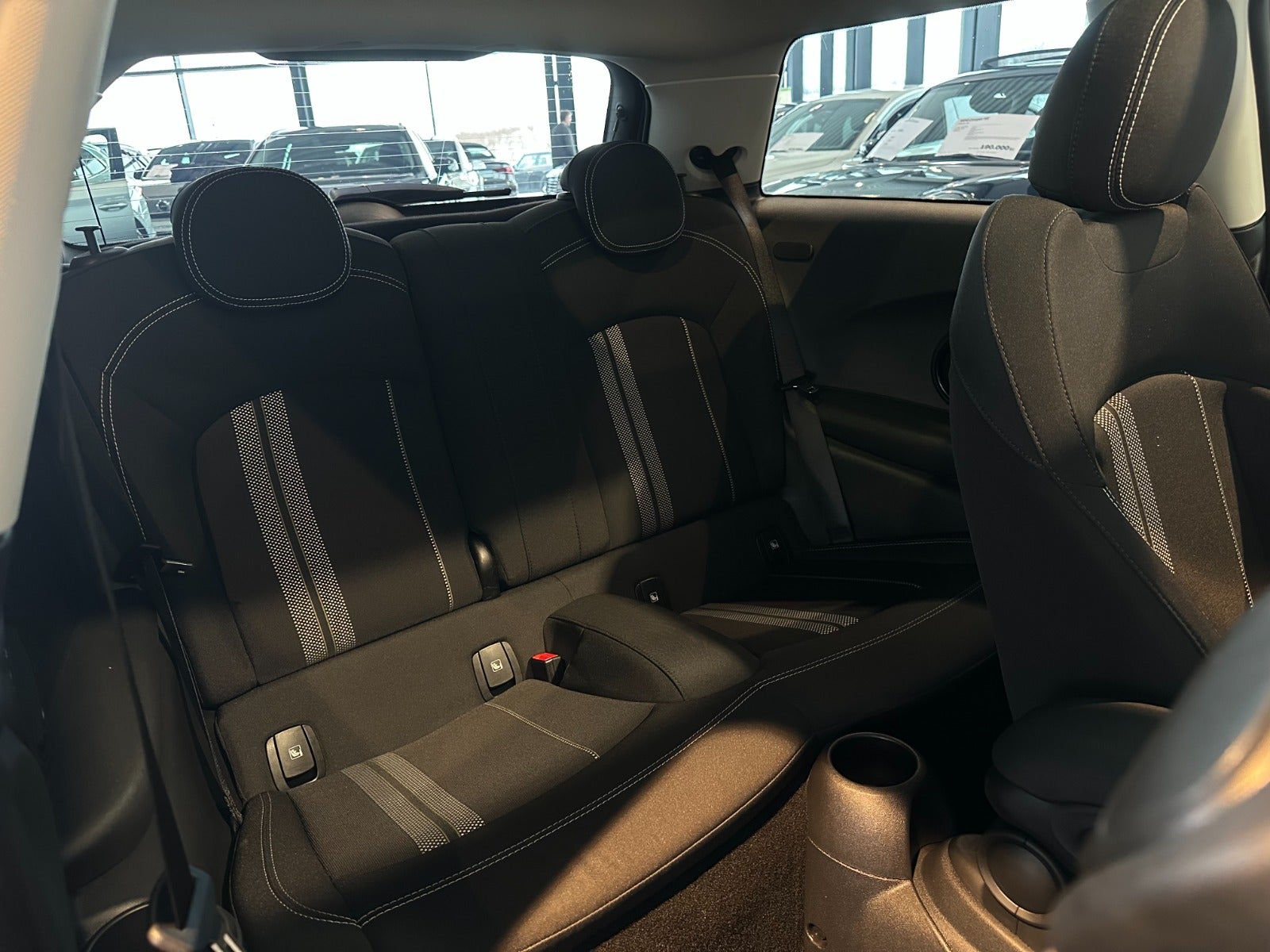 MINI Cooper SE Essential 3d - 8