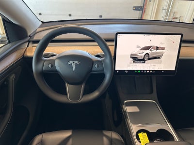 Tesla Model Y RWD
