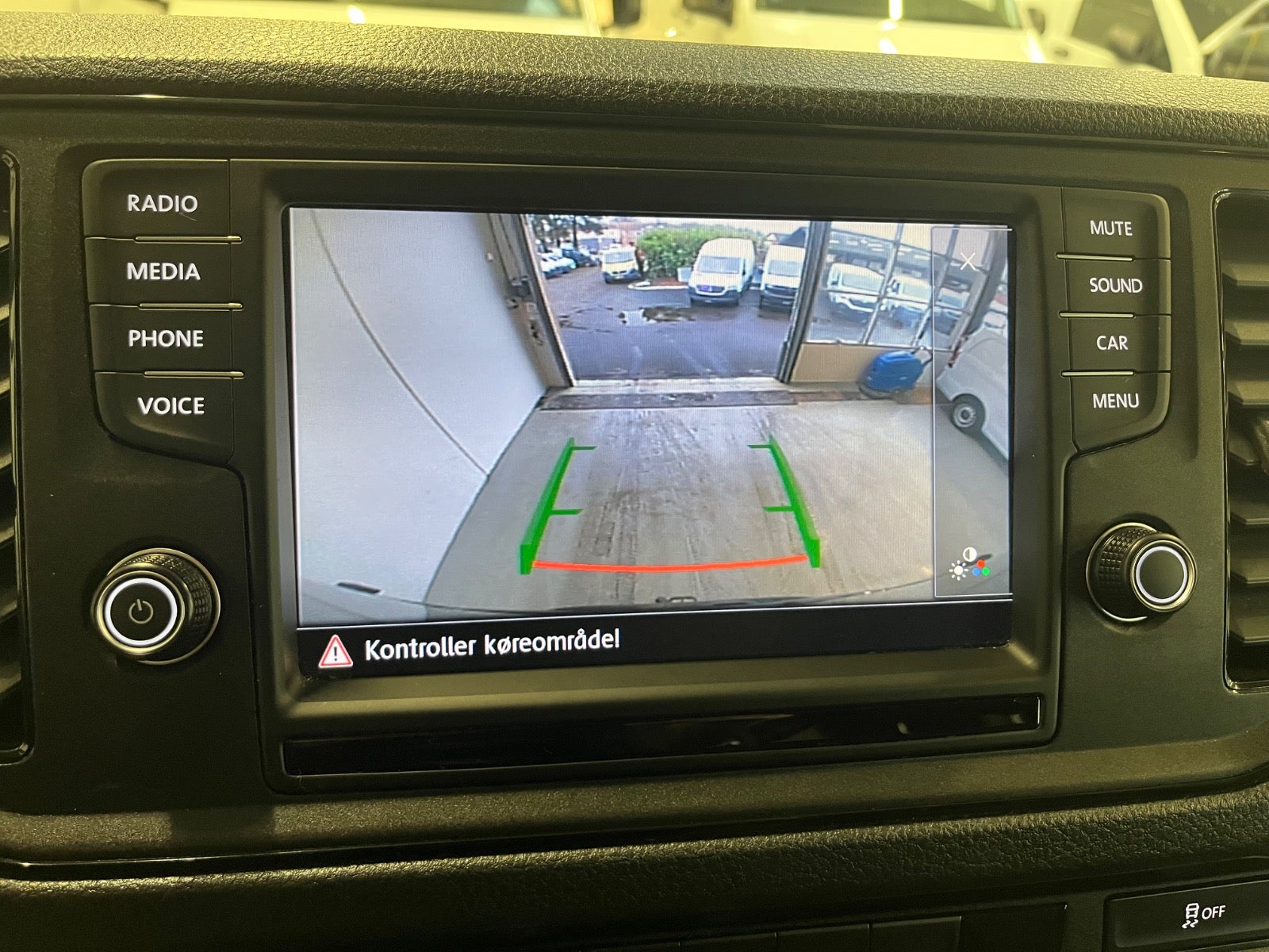 Billede af VW Crafter 35 2,0 TDi 140 Kassevogn L3H2