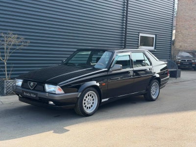 Alfa Romeo 75 2,0 TS 4d