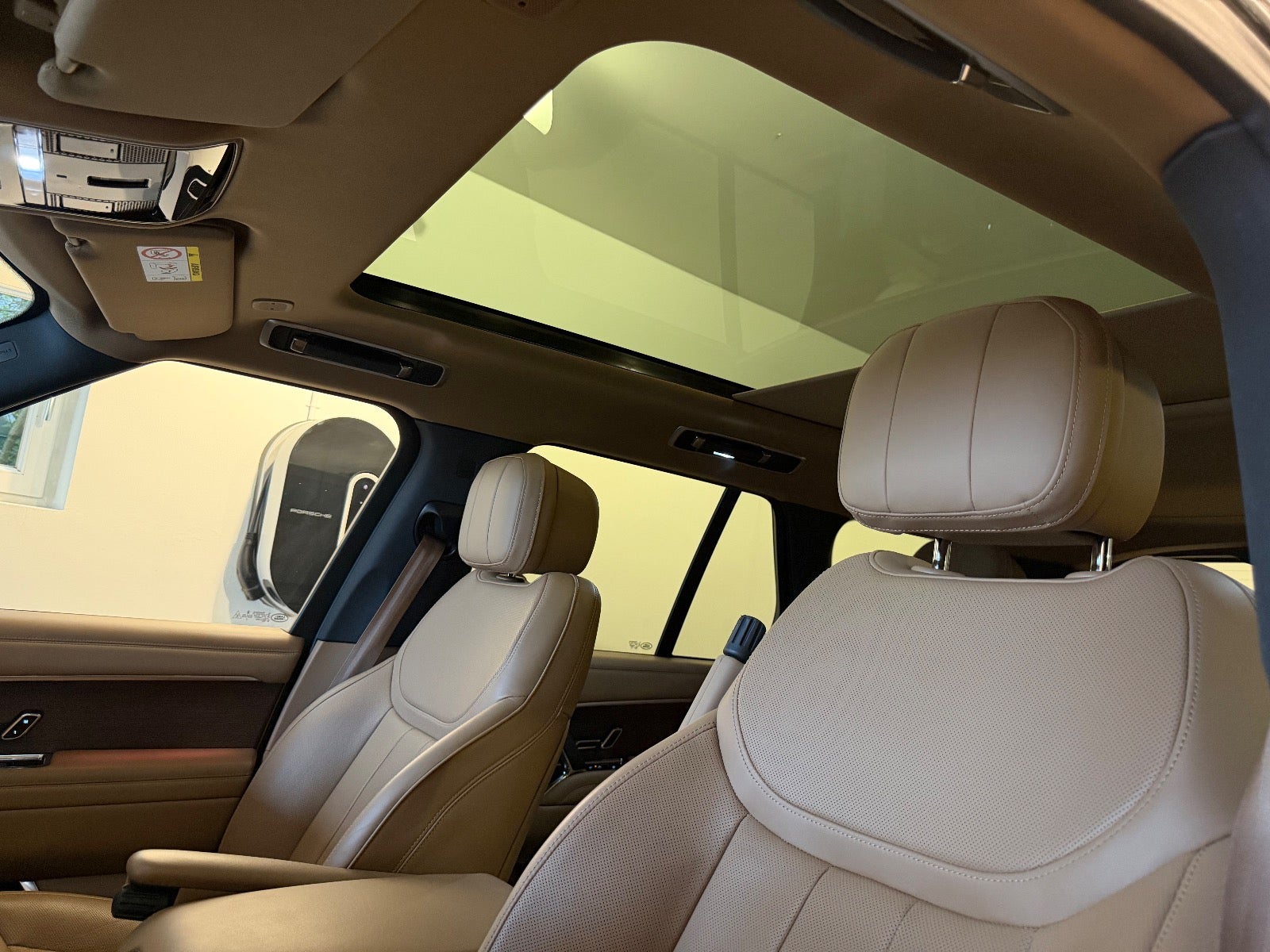 Land Rover – Range Rover