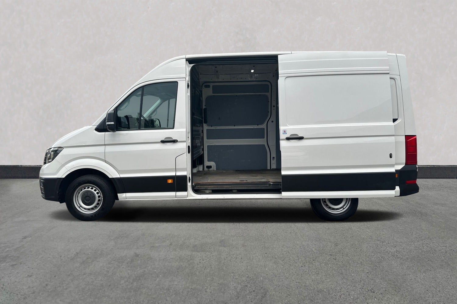 Billede af VW Crafter 35 2,0 TDi 140 Kassevogn L3H2 aut.