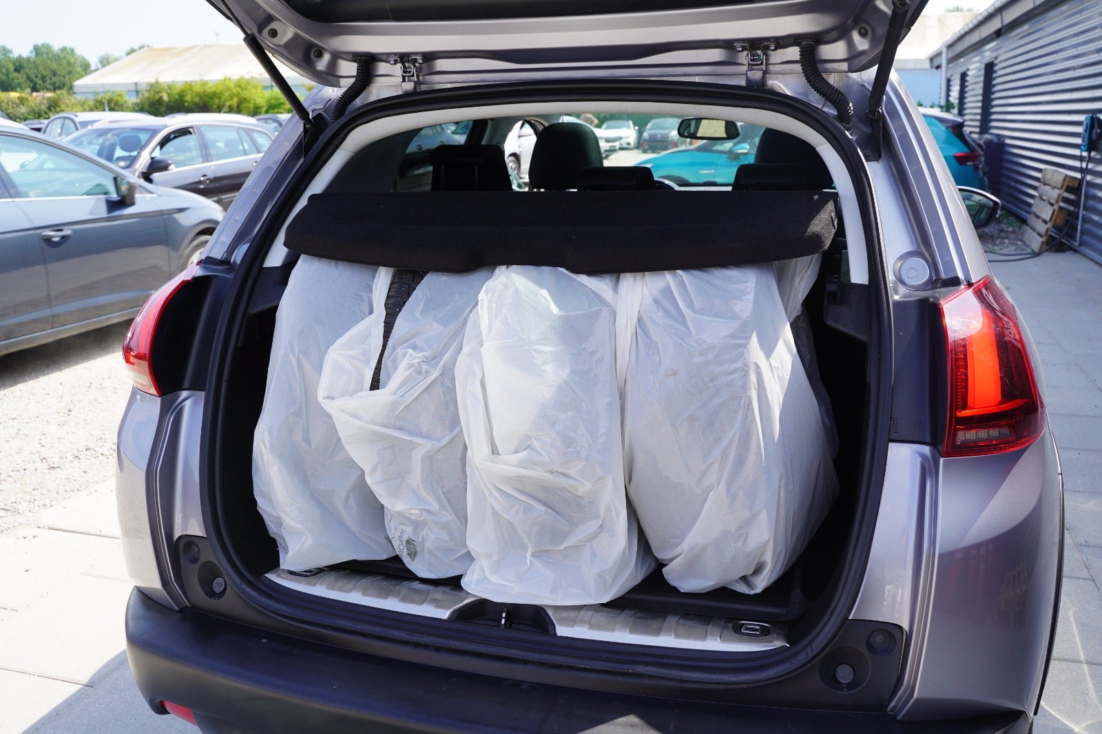 Billede af Peugeot 2008 1,6 BlueHDi 100 Allure Sky