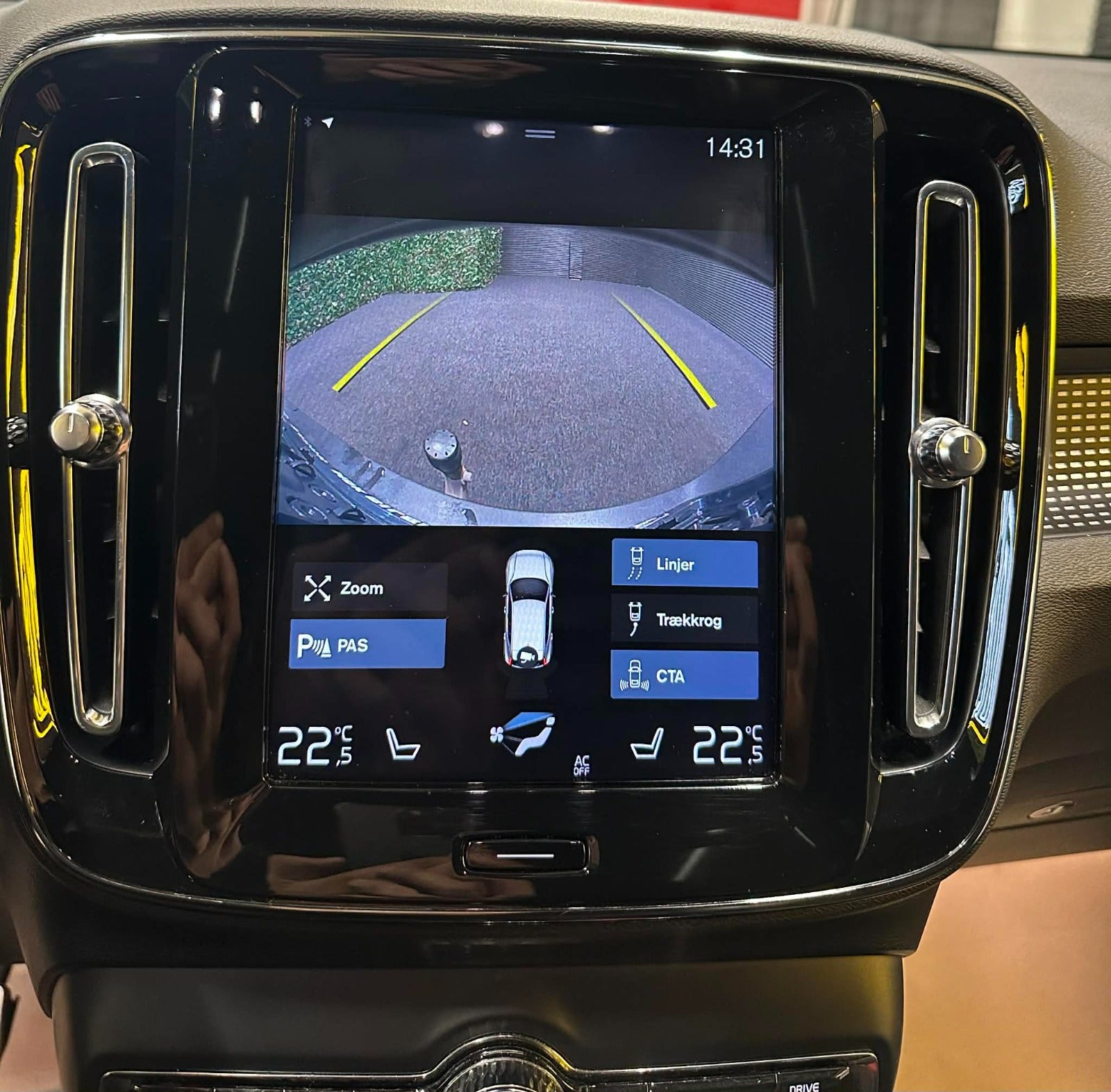 Billede af Volvo XC40 1,5 T5 ReCharge R-Design aut.