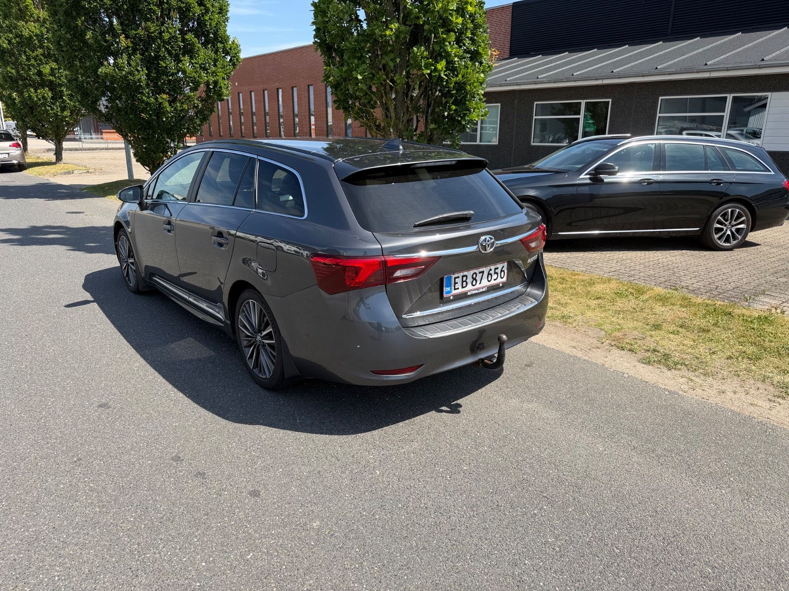 Toyota Avensis VVT-i T2 Executive Touring Sports MDS - billede 2
