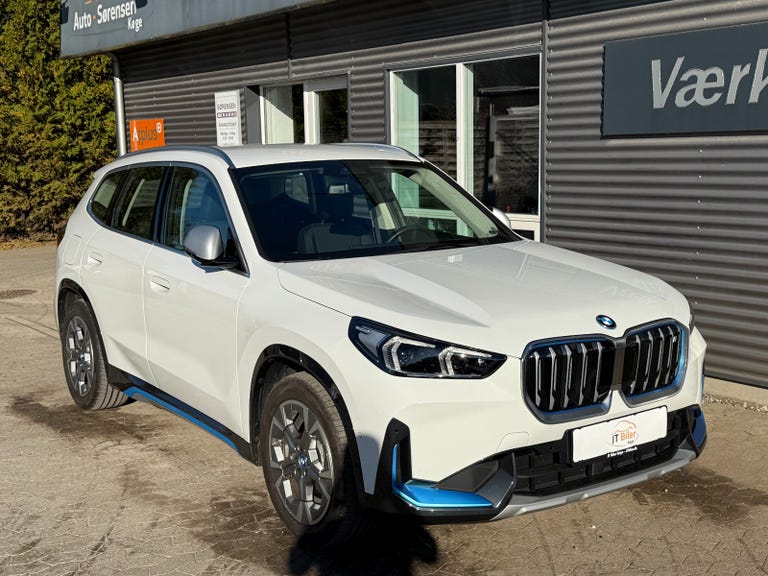 BMW iX1 xDrive30 X-Line