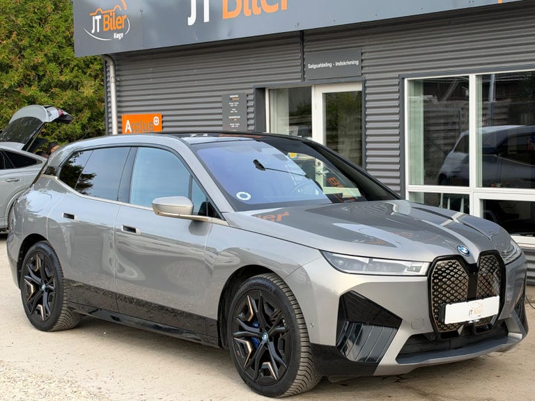 BMW iX xDrive40 Fully Charged