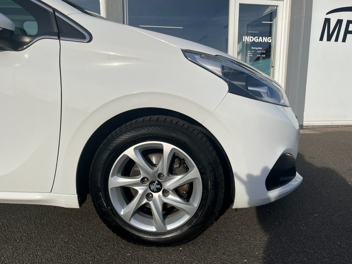 Billede af Peugeot 208 1,5 BlueHDi 100 Prestige Sky