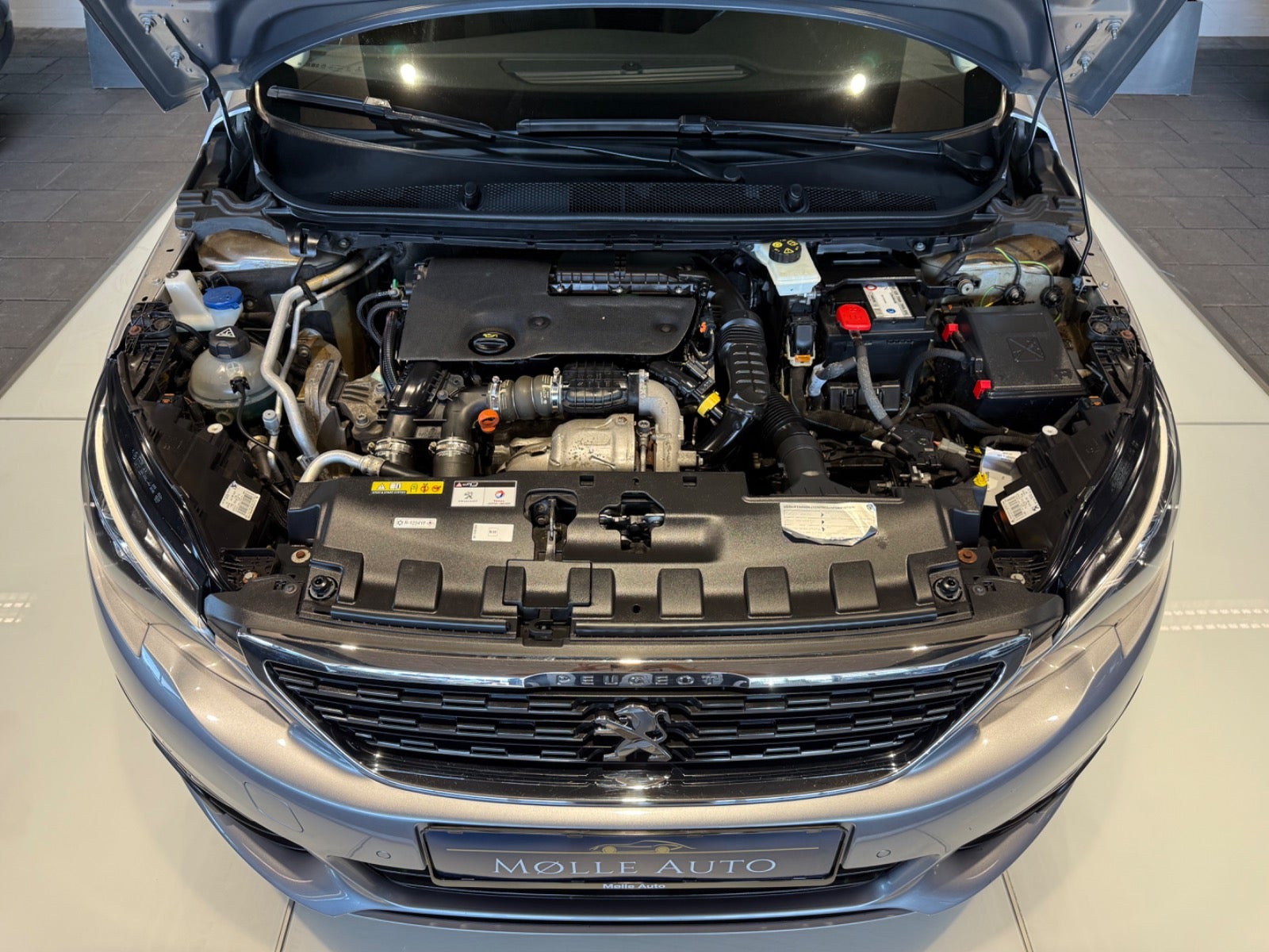 Billede af Peugeot 308 1,6 BlueHDi 120 Allure Sky