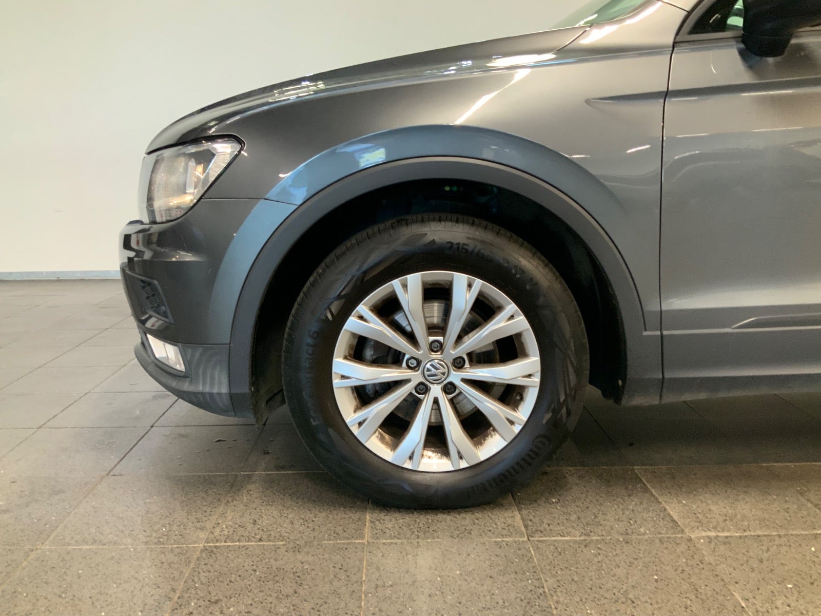 VW Tiguan (3/8)