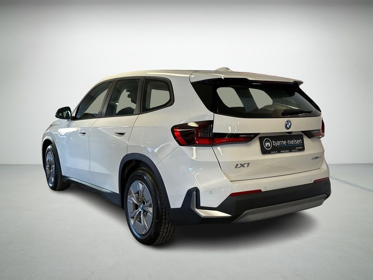BMW iX1 xDrive30 billede 2