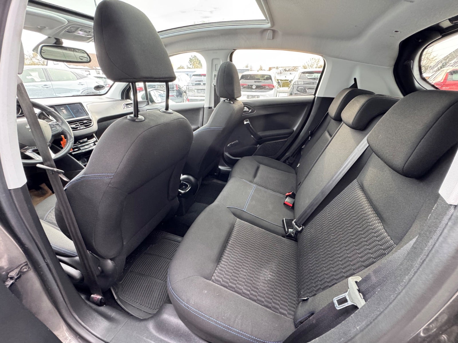 Billede af Peugeot 208 1,5 BlueHDi 100 Signature Sky