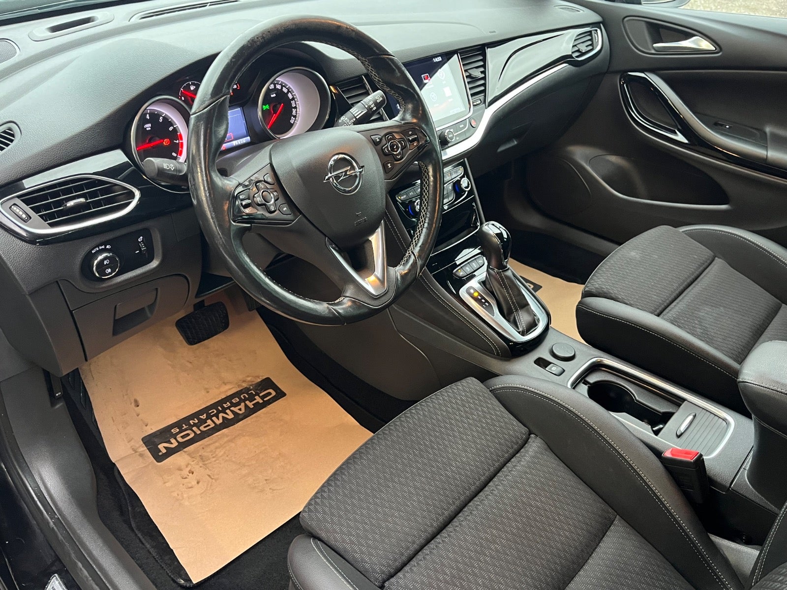 Billede af Opel Astra 1,4 T 150 Dynamic Sports Tourer aut.